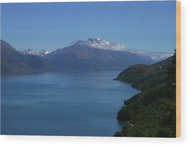 Lake Wakatipu New Zealand Wood Print featuring the photograph Lake Wakatipu, New Zealand by Ian Sanders