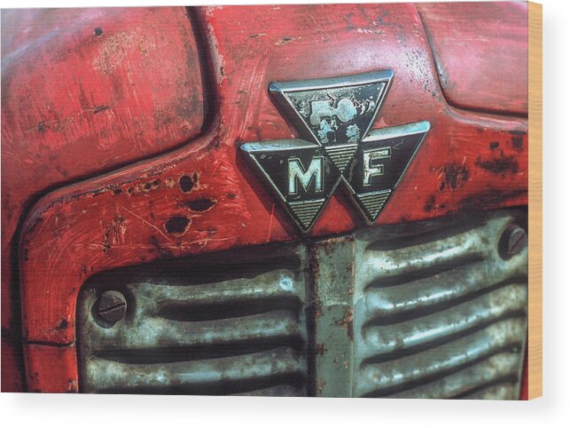 Vintage Wood Print featuring the photograph Massey Ferguson Grille And Badge by Richard Nixon
