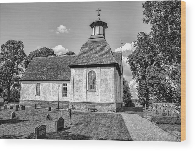 Monochrome Wood Print featuring the photograph Monochrome Church Teda by Leif Sohlman