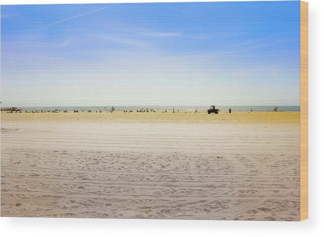 Beach Wood Print featuring the photograph New Horizon - Beach No.4 by Colleen Kammerer