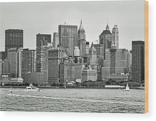 New York Wood Print featuring the photograph New York City by Alexander Mendoza