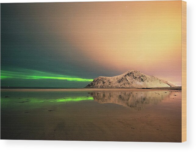 Northern Light Wood Print featuring the photograph Northern light in Lofoten Nordland 5 by Dubi Roman