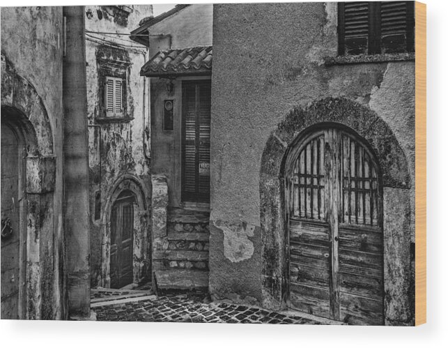 City Wood Print featuring the photograph Old town italy by Elmer Jensen