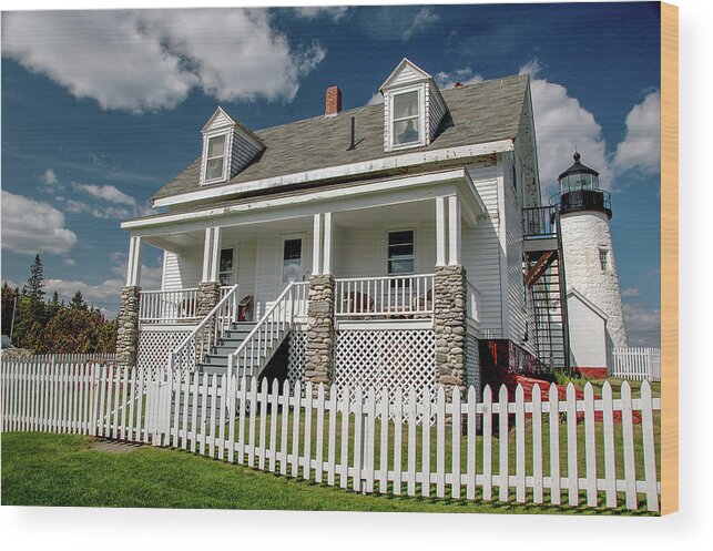 Home Wood Print featuring the photograph Pemaquid Lighthouse Keepers Home by Cathy Kovarik