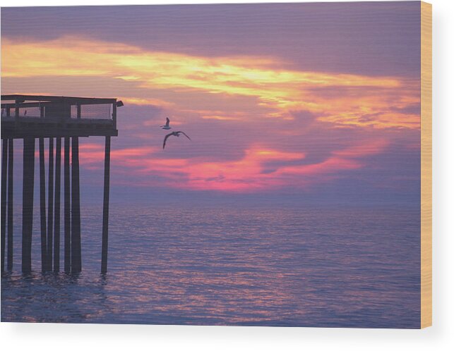 Water Wood Print featuring the photograph Purple Hues At Dawn by Robert Banach