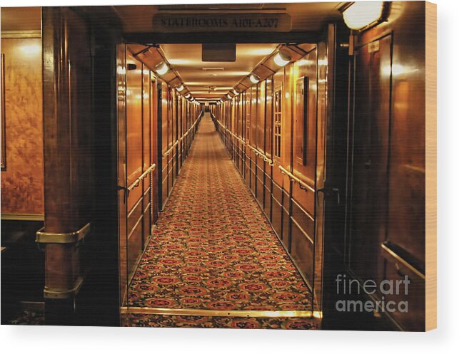 Queen Mary Wood Print featuring the photograph Queen Mary Hallway by Mariola Bitner