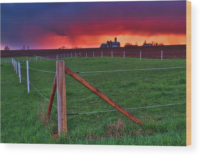 Weather Wood Print featuring the photograph Rain On The Horizon by Dale Kauzlaric