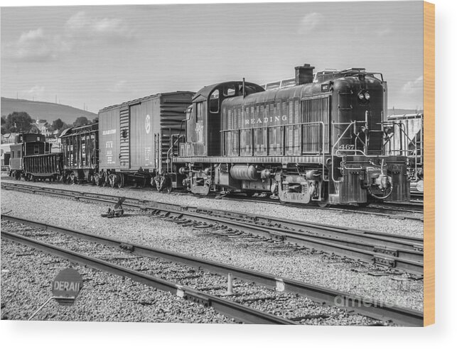 Trains Wood Print featuring the photograph Reading 467 BW by Anthony Sacco
