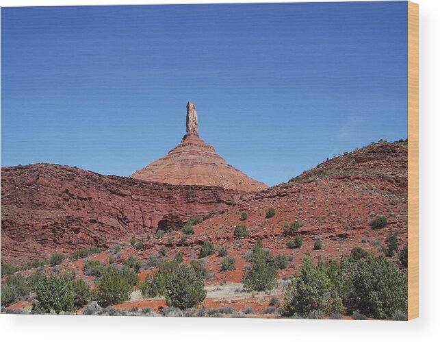 Red Rock Wood Print featuring the photograph Red Rock Castle Vallet 2 by Mark Smith