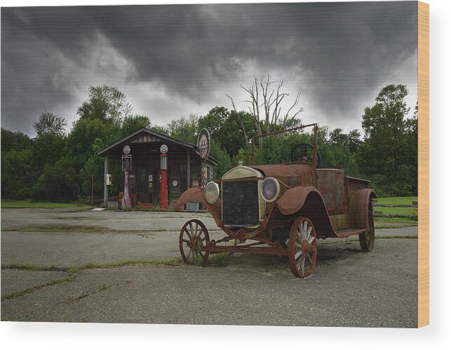 Car Wood Print featuring the photograph Remnants of Yesterday by Renee Hardison