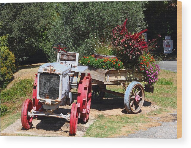 Tractor Wood Print featuring the photograph Renault Flower Bed by Richard Patmore