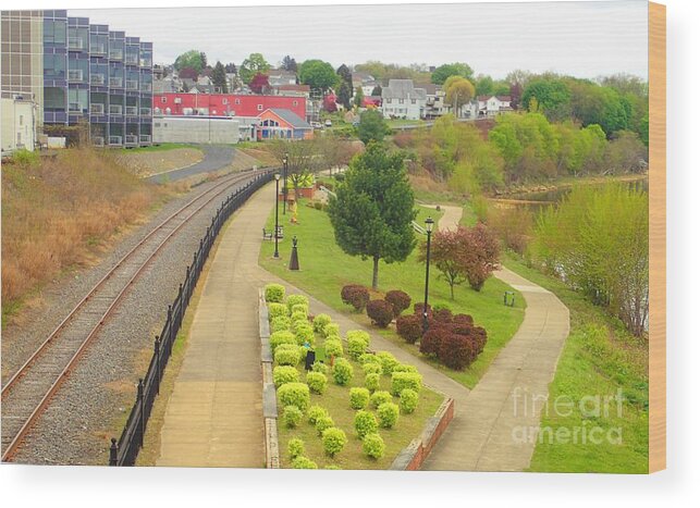 Pittston Wood Print featuring the photograph Rivers Edge Living  by Christina Verdgeline