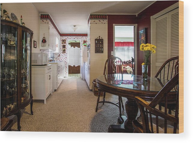  Real Estate Photography Wood Print featuring the photograph Sample Kitchen - 908 by Jeff Kurtz