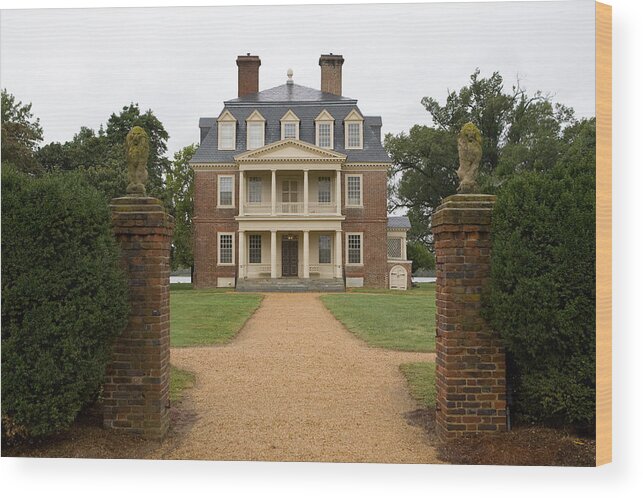 Landscape Wood Print featuring the photograph Shirley Plantation by Mark Currier