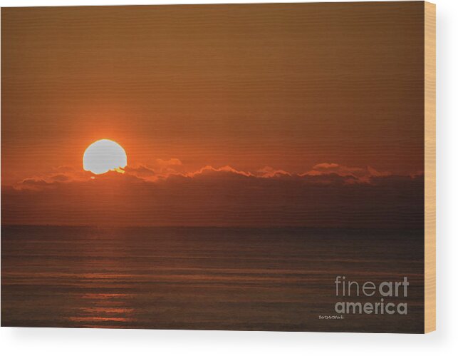 Sunset Wood Print featuring the photograph Sinking Sun by Roberta Byram