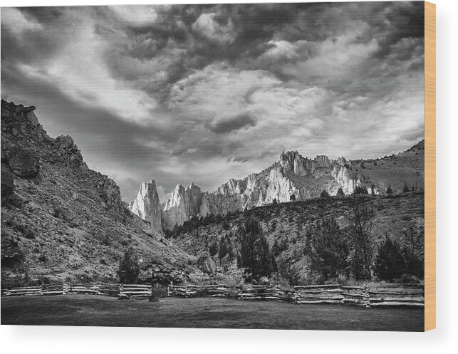 Black And White Wood Print featuring the photograph Smith Rock BW by Steven Clark