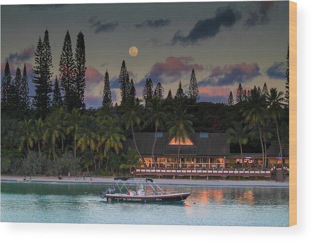 Beach Wood Print featuring the photograph South Pacific Moonrise by Steve Darden