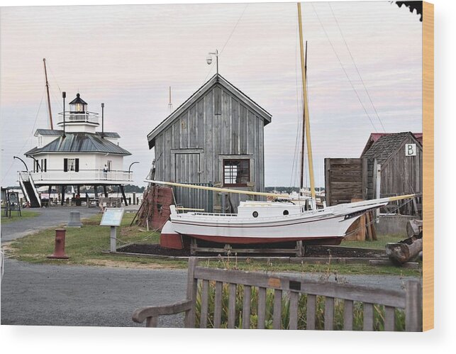 Hooper Lighthouse Wood Print featuring the photograph Hoopers Lighthouse by Kim Bemis
