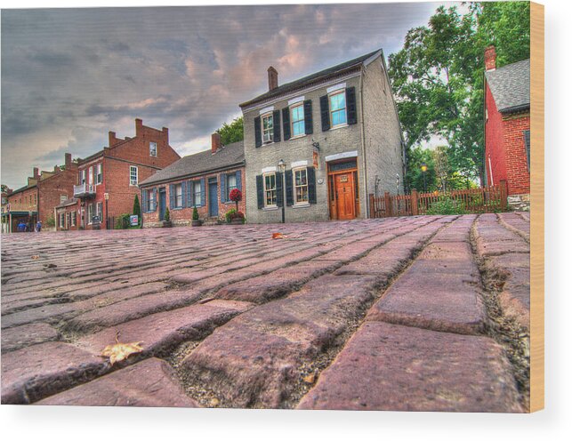 Saint Charles Wood Print featuring the photograph Street View by Steve Stuller