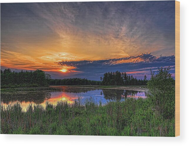 Sunset Wood Print featuring the photograph Sundown Over Bentley Pond by Dale Kauzlaric
