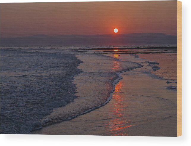 Exmouth Beach Devon Wood Print featuring the photograph Sunset over Exmouth beach by Pete Hemington