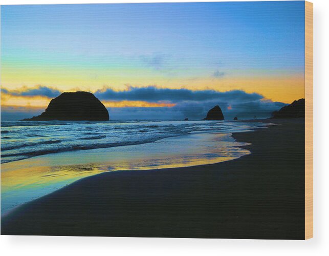 Ocean Wood Print featuring the photograph The beauty of the moment by Jeff Swan