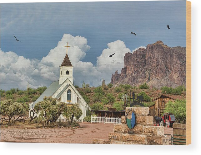 Arizona Wood Print featuring the photograph The Chapel by Ryan Seek