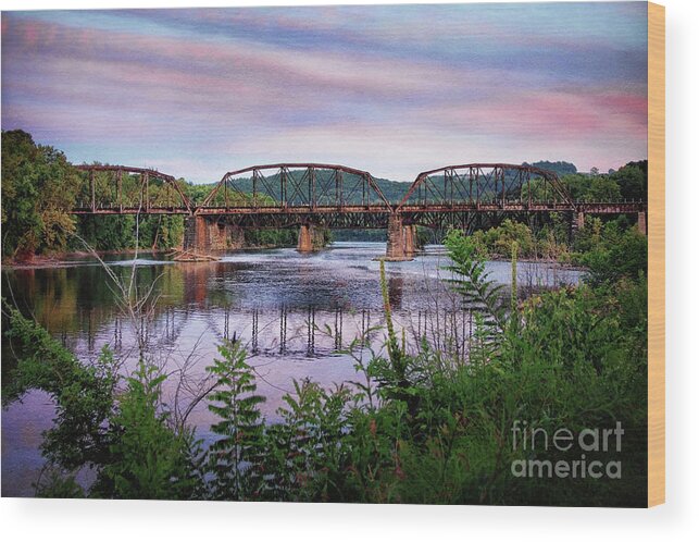 Railway Bridge Wood Print featuring the photograph The Lehigh and Hudson Over the Delaware by Mark Miller