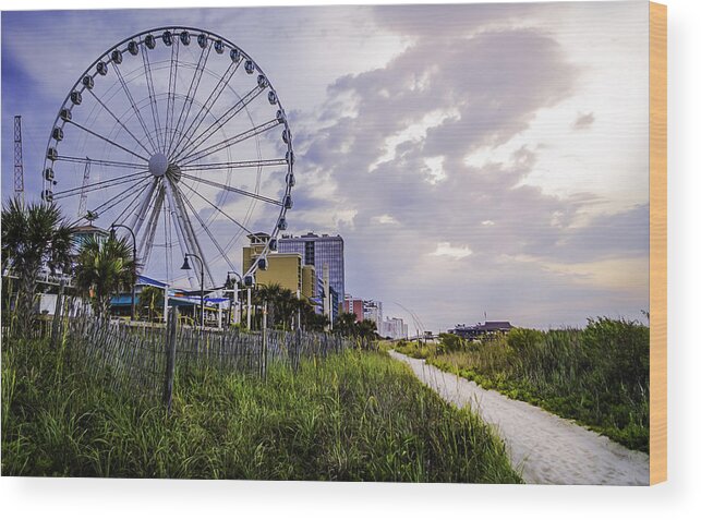 Horry Wood Print featuring the photograph The Myrtle Beach, South Carolina Skywheel at Sunrise. by David Smith