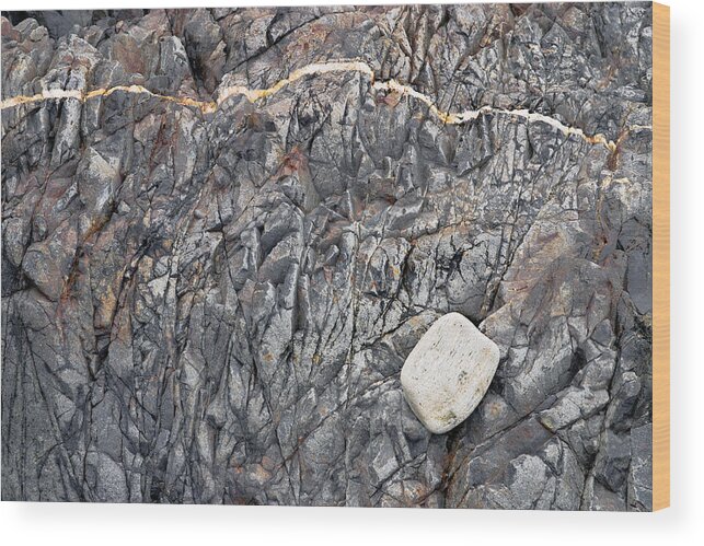 Rock Wood Print featuring the photograph Thin White Line by Peter J Sucy