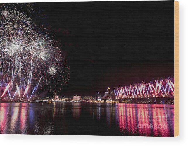 Fireworks Wood Print featuring the photograph Thunder Over Louisville by Andrea Silies