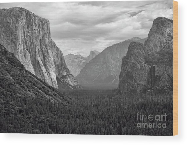 Yosemite Wood Print featuring the photograph Tunnel view BW by Chuck Kuhn