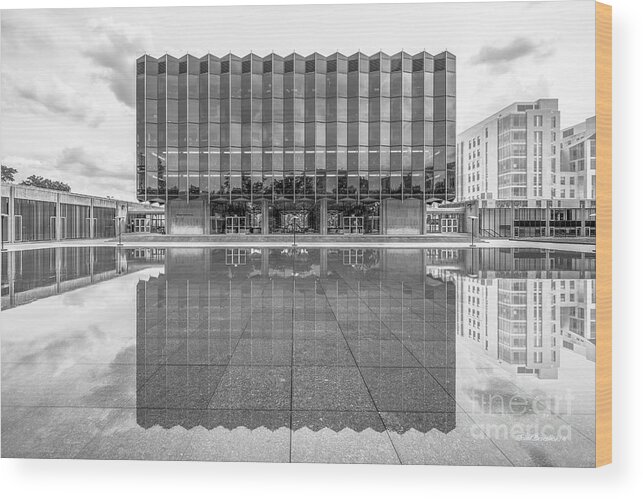 Chicago Wood Print featuring the photograph University of Chicago D' Angelo Law Library by University Icons