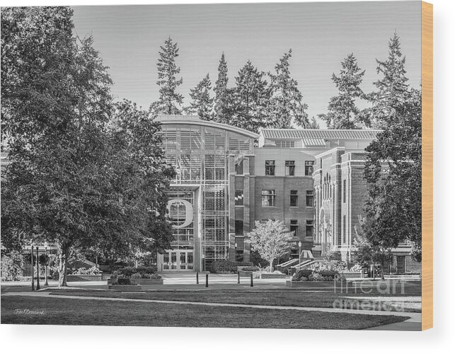 University Of Oregon Wood Print featuring the photograph University of Oregon Lillis by University Icons
