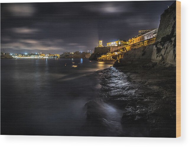 City Wood Print featuring the photograph Valletta by night - Malta - Cityscape, travel photography by Giuseppe Milo