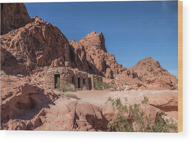 Outdoor Wood Print featuring the photograph Sandstone Cabins by Ed Clark