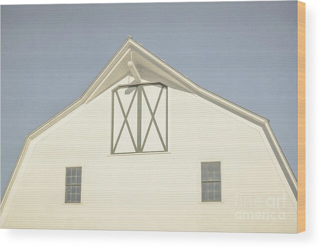 Vermont Wood Print featuring the photograph White Barn South Woodstock Vermont by Edward Fielding