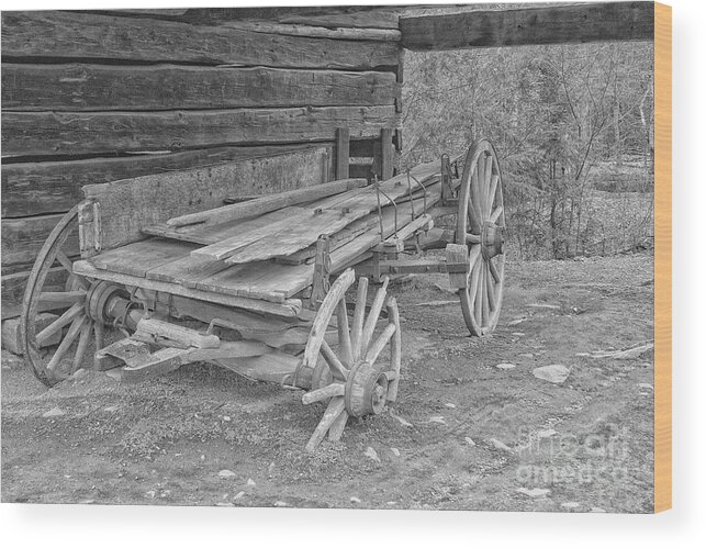 Wagon Wood Print featuring the photograph Worn and Broken by Geraldine DeBoer