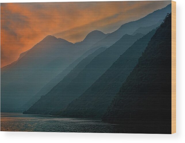 Asian Wood Print featuring the photograph Wu Gorge Sunrise by Ray Kent
