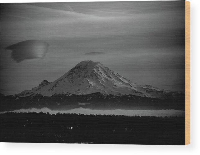 Lenticular Cloud Wood Print featuring the photograph Lenticular Cloud #1 by Jerry Cahill