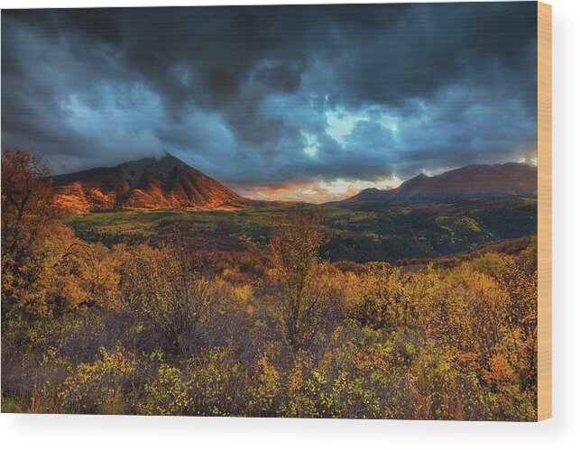 America Wood Print featuring the photograph The Last Light #1 by John De Bord