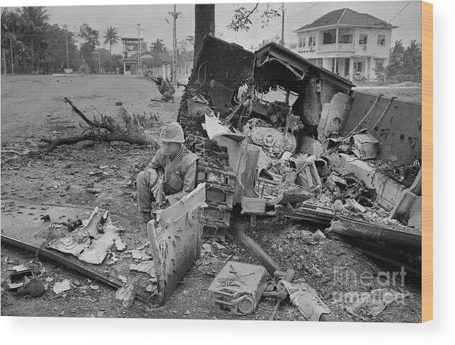 Vietnam War Wood Print featuring the photograph Us Marines Move Against Viet Cong #1 by Bettmann