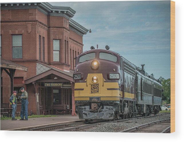 Railroad Wood Print featuring the photograph Soo Line-Wisconsin Central FP7 Number 2500-A #2 by Jim Pearson