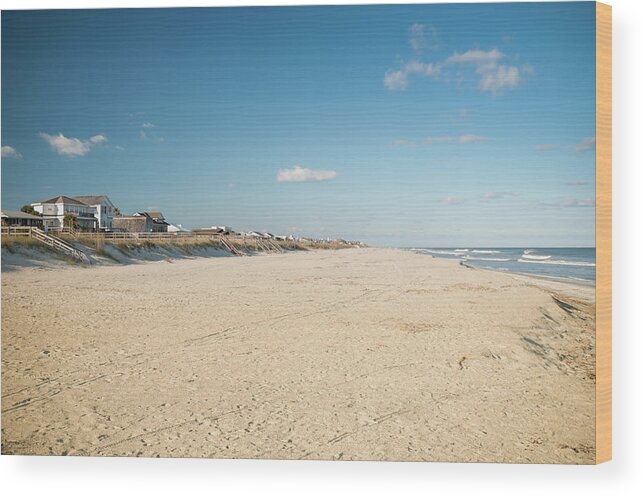 Water's Edge Wood Print featuring the photograph Amelia Island Beach In Florida, Usa by Code6d