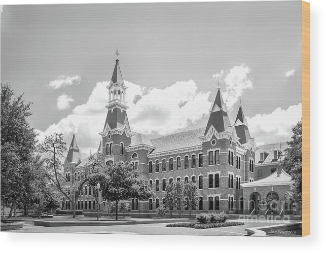 Baylor University Wood Print featuring the photograph Baylor University Burleson Hall by University Icons