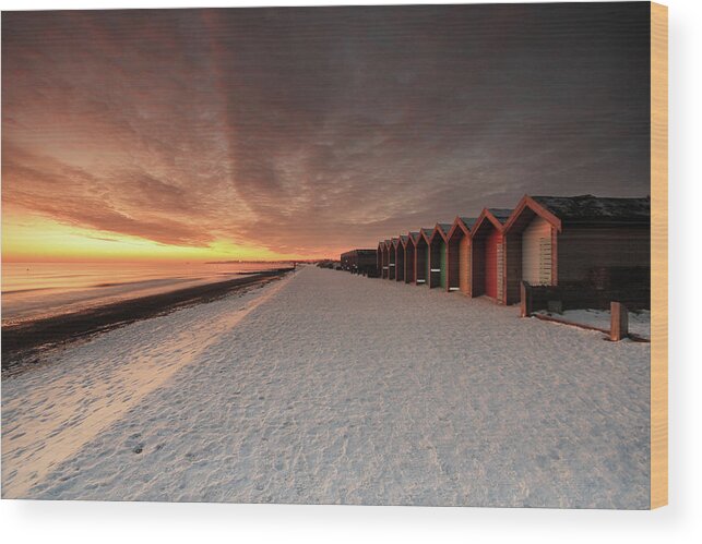 Snow Wood Print featuring the photograph Beach Huts In Snow At Blyth by Tom Hill