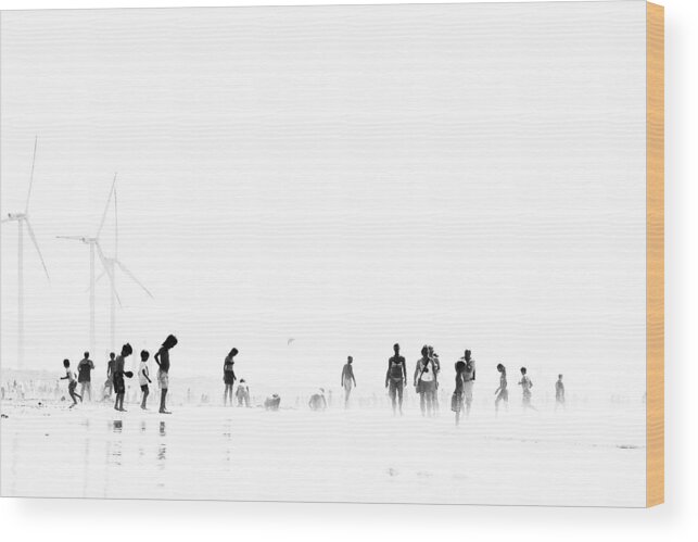 Beach Wood Print featuring the photograph Beach Silhouettes IIi by Joke Scheerman