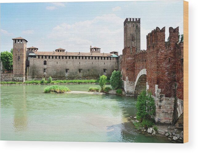Veneto Wood Print featuring the photograph Castelvecchio And Ponte Scaligero by Alxpin