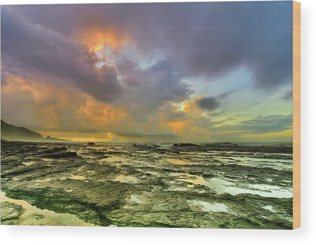Scenics Wood Print featuring the photograph Cloudscape At Sea Side by Taiwan Nans0410