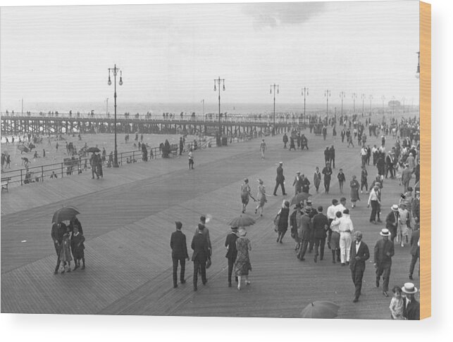 Amusement Park Wood Print featuring the photograph Coney Island Boardwalk by New York Daily News Archive